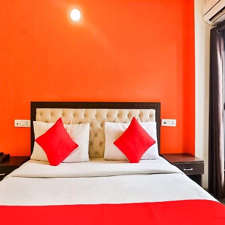 Hotel O Amenda International New Delhi Exterior photo