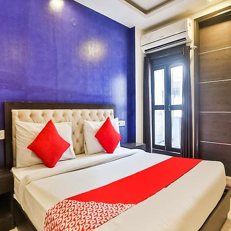 Hotel O Amenda International New Delhi Exterior photo